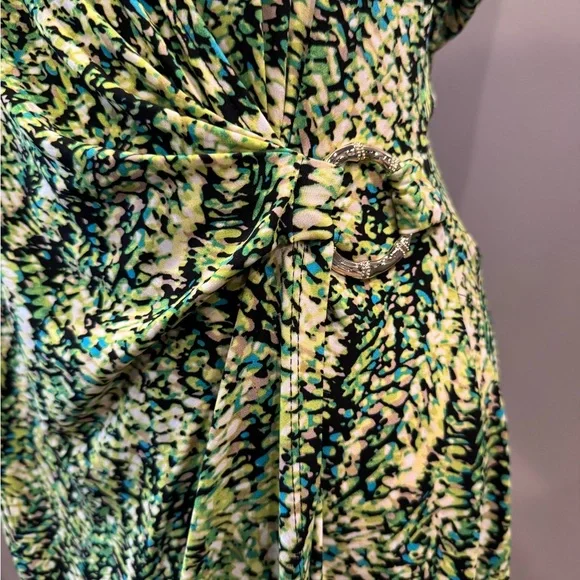 NWT! Kasper Green Patterned Wrap Dress - Picture 2 of 6